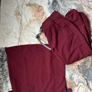 Figs XS/S burgundy scrub set